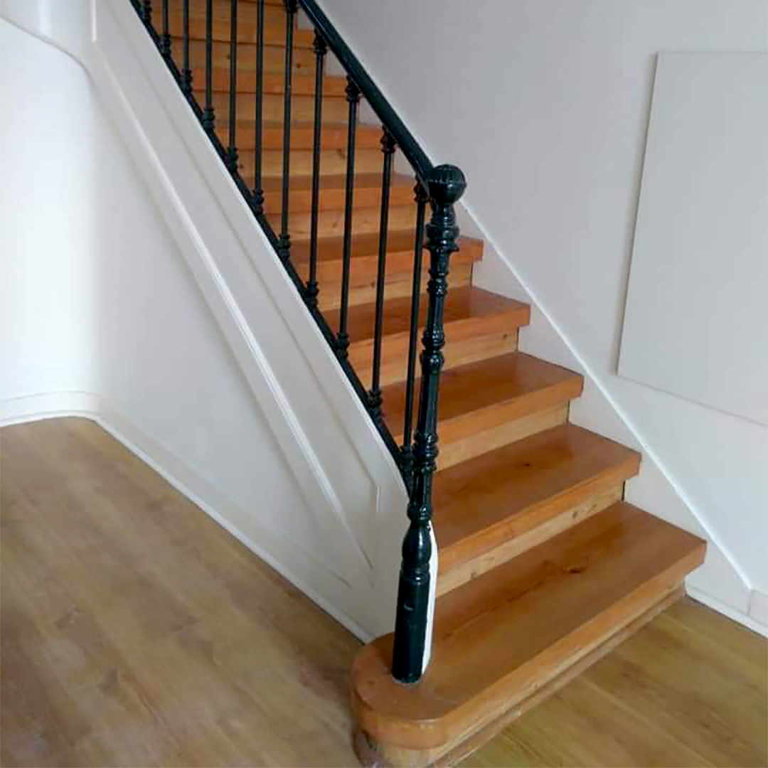 b02