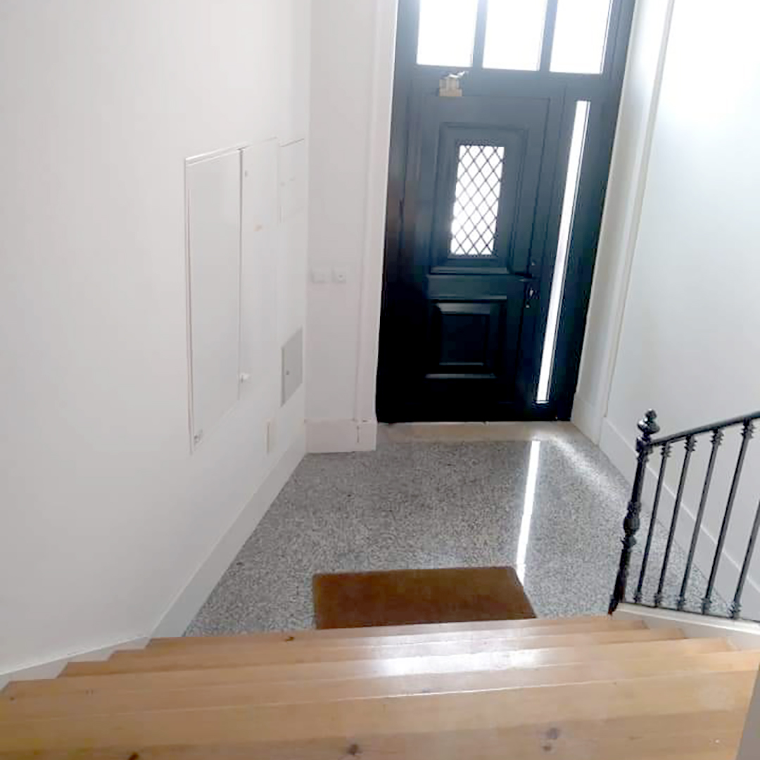 b34